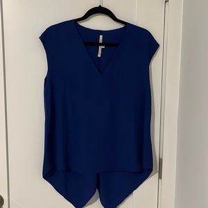 Beautiful bright blue sleeveless top. Small.